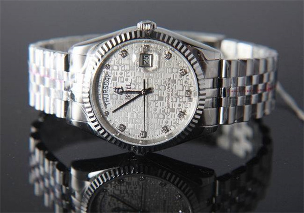 依波路手表进灰了处理方法推荐